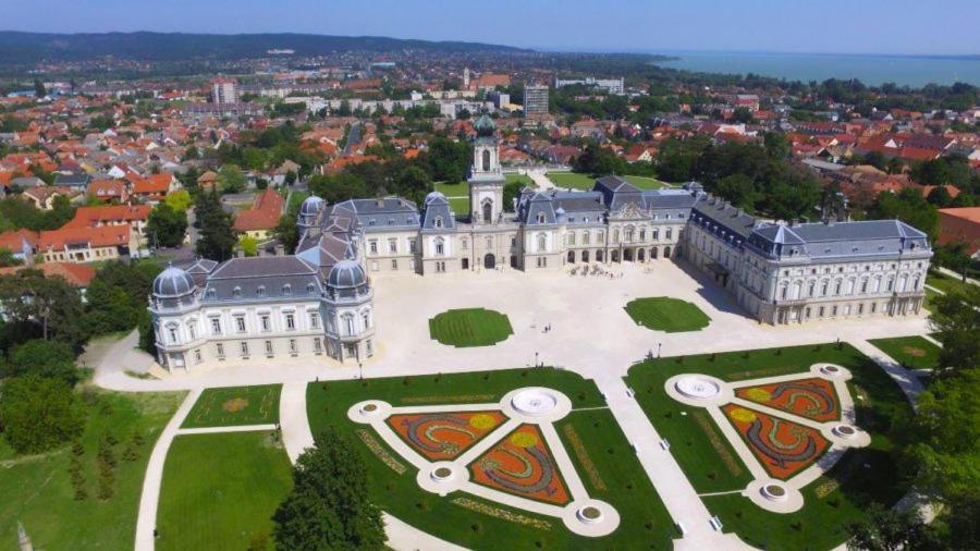 Вилла Napvirag Vendeghaz Кестхей Экстерьер фото