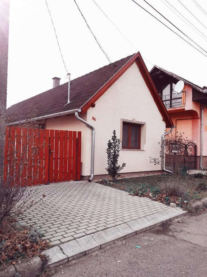 Вилла Napvirag Vendeghaz Кестхей Экстерьер фото